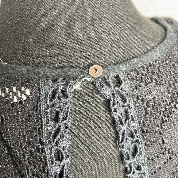 Free People Black Crocheted Neck Loose Fit Tank Sz XS! - Picture 6 of 7